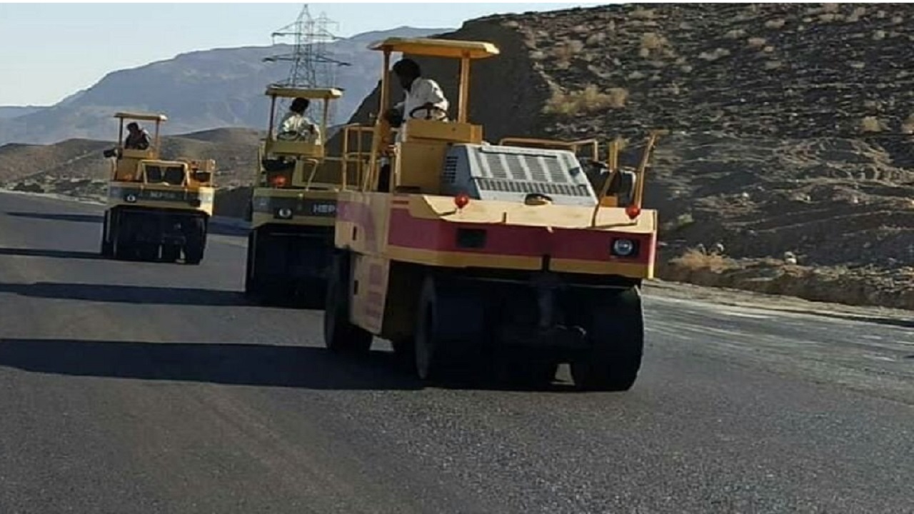 ۱۰ کیلومتر از بزرگراه زاهدان- بم آماده افتتاح است
