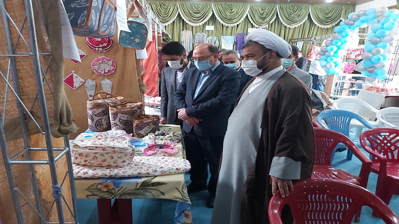 نمایش هنر دستان خلاق در شهرستان انار