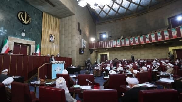 رئیس‌جمهور: دولت در مذاکرات از خطوط قرمز عقب‌نشینی نخواهد کرد