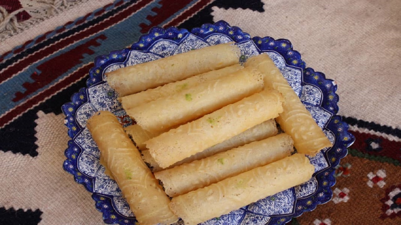 شیرینی ۱۰۰ ساله که هنوز پیچ می‌خورد