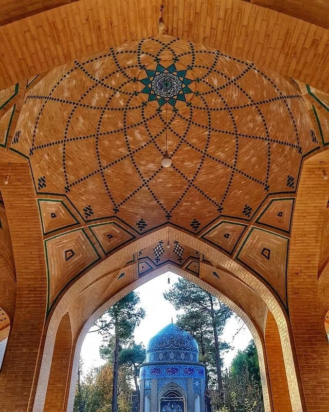 از