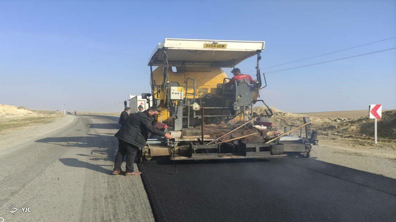 بهسازی و آسفالت معابر مناطق ۵ گانه ارومیه در حال اجرا است