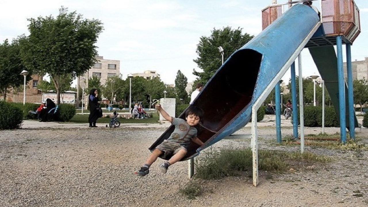 کوتاهی شهرداری‌های استان بوشهر در استانداردسازی وسایل بازی