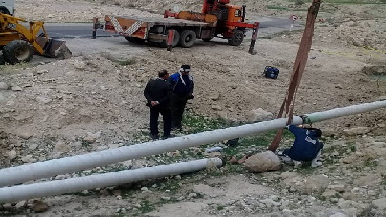 ۱۰۰ متر خط انتقال فرسوده آب در شهر پهله زرین آباد تعویض شد