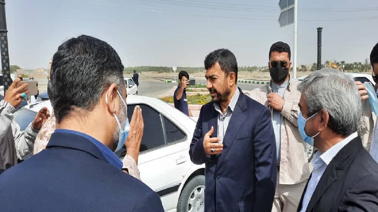 استاندار سیستان و بلوچستان از مجتمع گلخانه‌ای ایرانشهر بازدید کرد