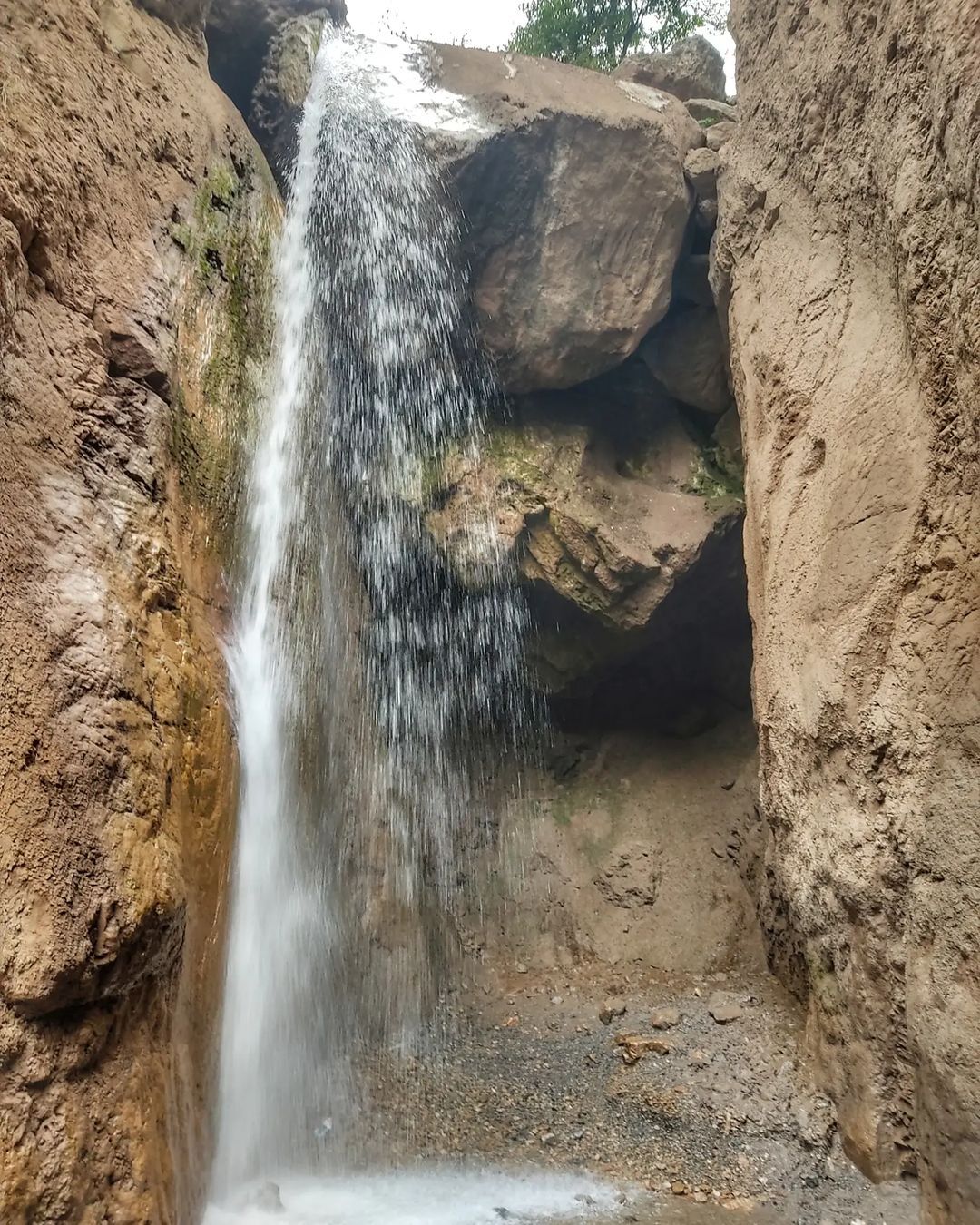 از