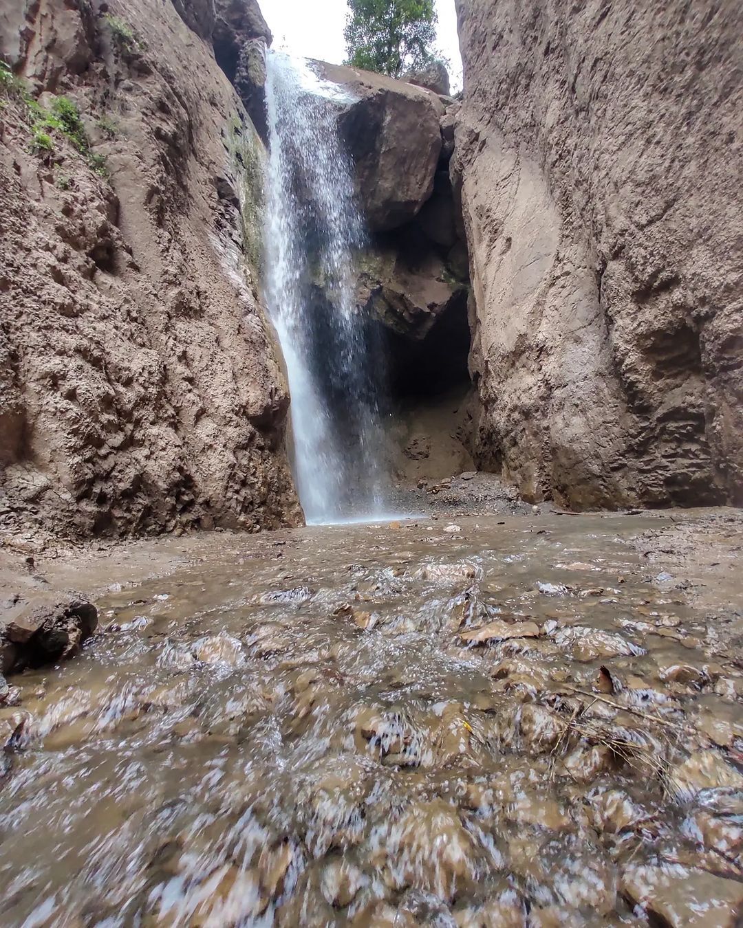 از