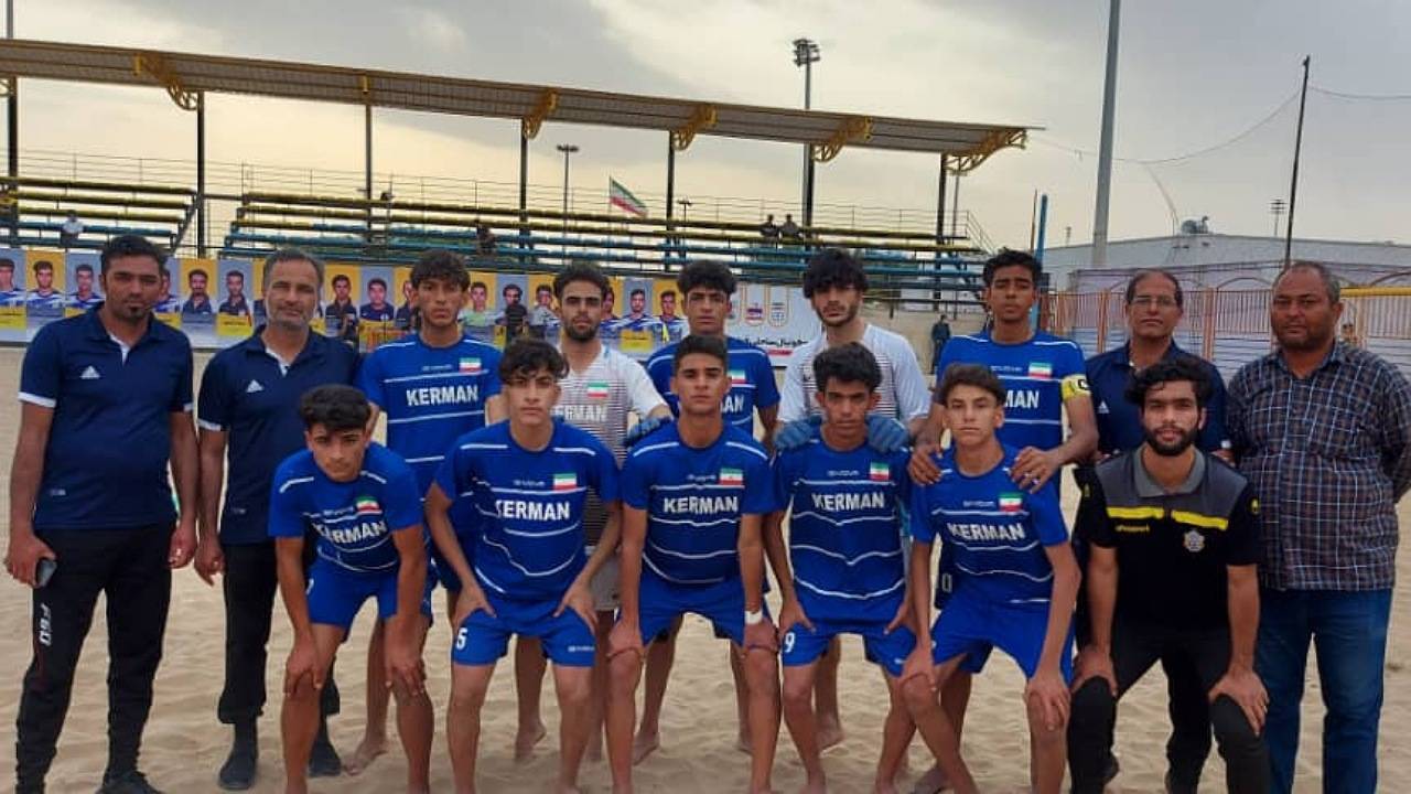 کرمان بر سکوی سوم لیگ برتر فوتبال ساحلی کشور
