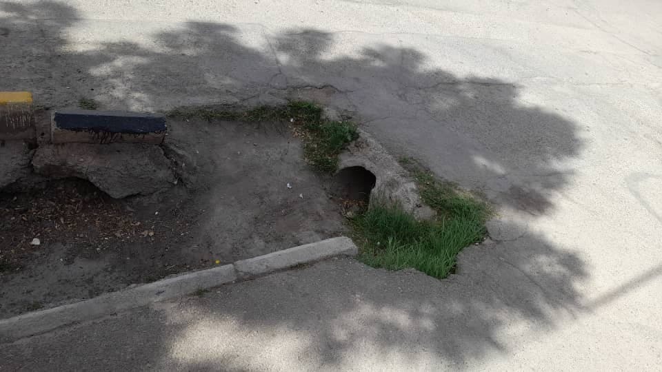 گلایه شهروندان کرمانی از پل روی جوی آب فرسوده + تصاویر