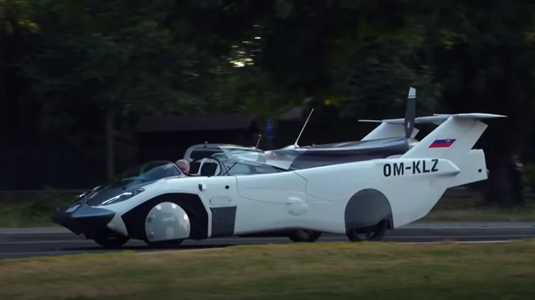 ماشین پرنده با موتور BMW