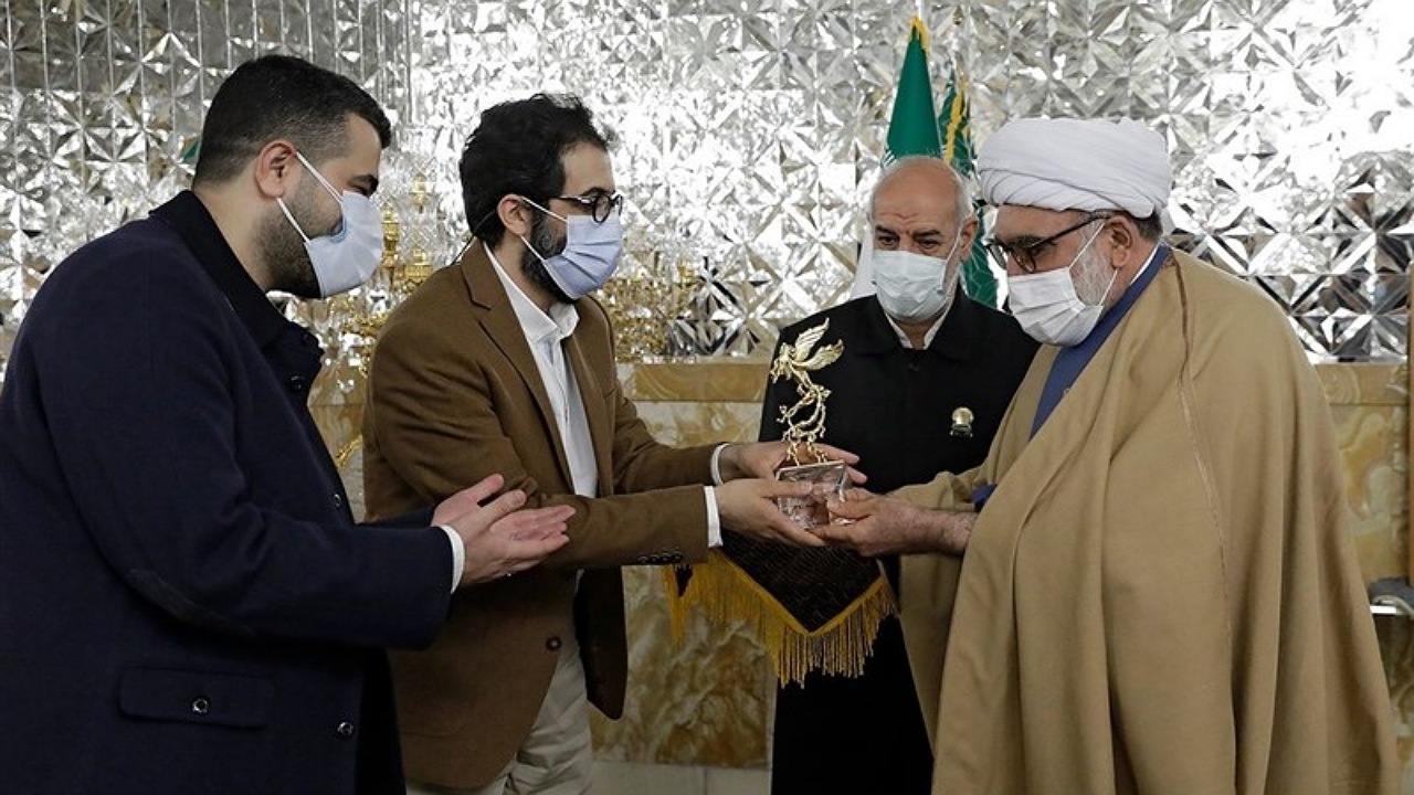 آستان قدس رضوی از ساخت آثار هنری فاخر حمایت می‌کند