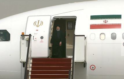 رئیس‌ جمهور پیش از ظهر امروز وارد قطر شد