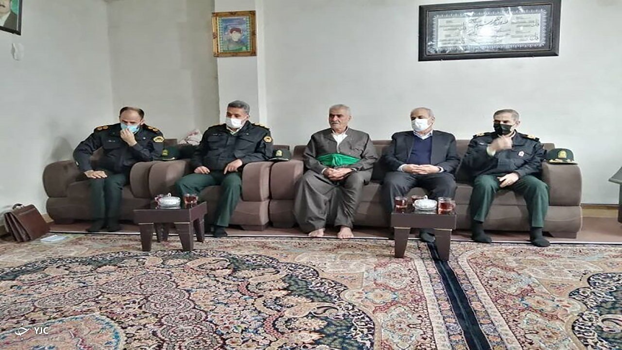 رسیدگی به مشکلات خانواده شهدا در اولویت باشد