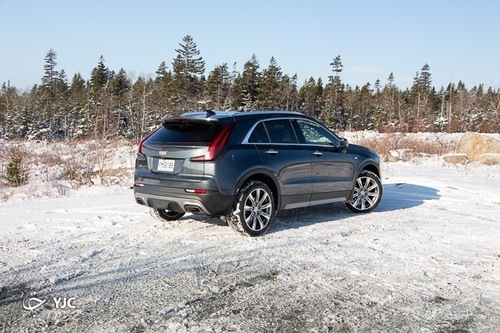کادیلاک XT4 در مقابل جی ام سی Terrain Denali+ تصاویر