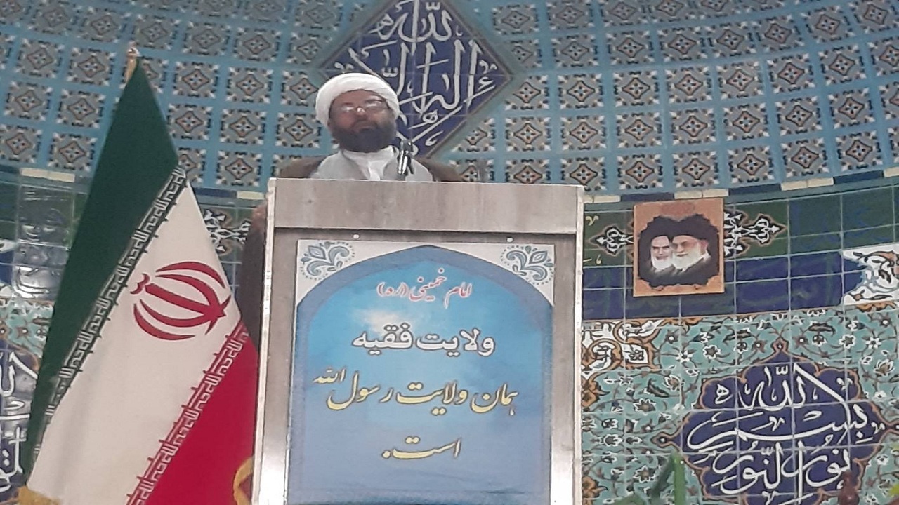 بزرگداشت شهدا برای آینده کشور حیاتی است