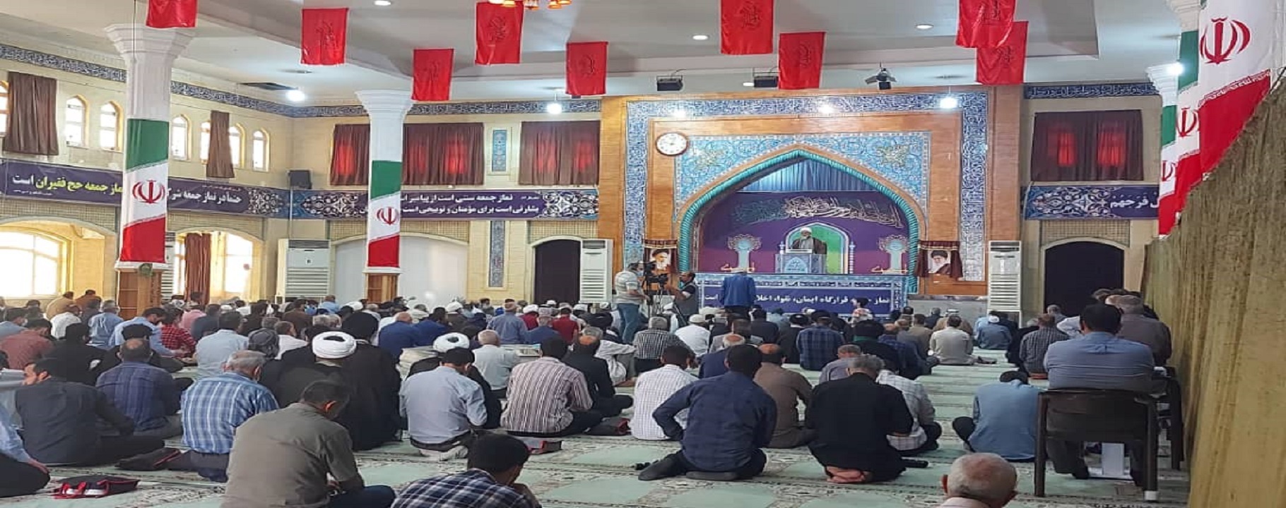 به مسائل جوانان به عنوان میدان داران انقلاب توجه شود
