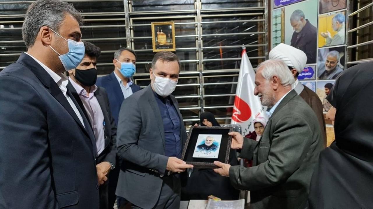 دیدار ماجدی با خانواده شهید زمانی در کرمان