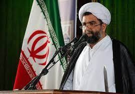 انتقاد امام جمعه کیش از بی ثباتی مدیریتی در سازمان منطقه آزاد کیش