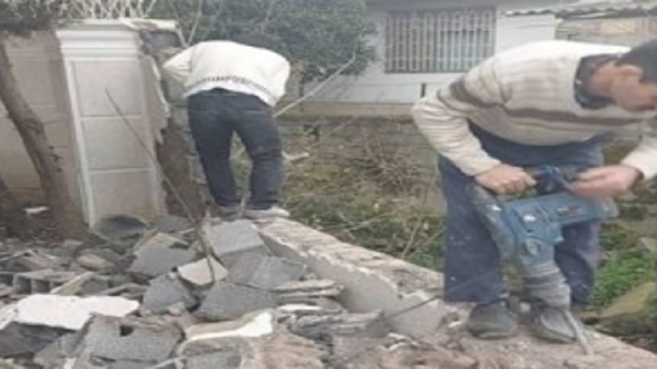 تخریب اعیانی‌های احداث شده در حریم رودخانه آب شور رامک