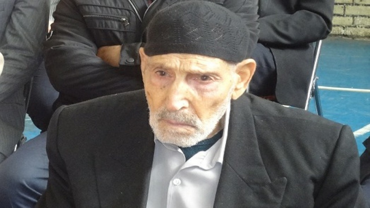 پهلوان نهاوندی و موسس نخستین زورخانه نهاوند در بستر بیماری است