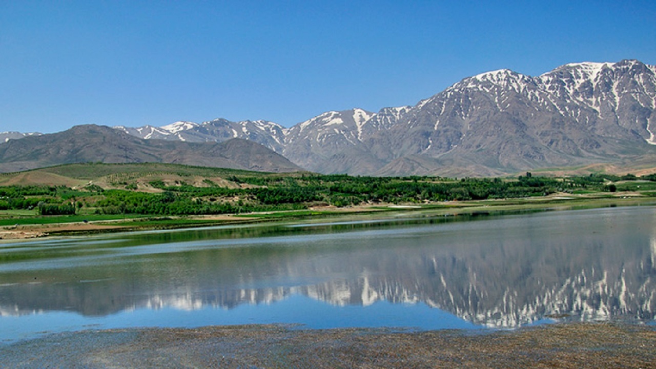 تماشای تالاب چغاخور در یک روز زمستانی + فیلم