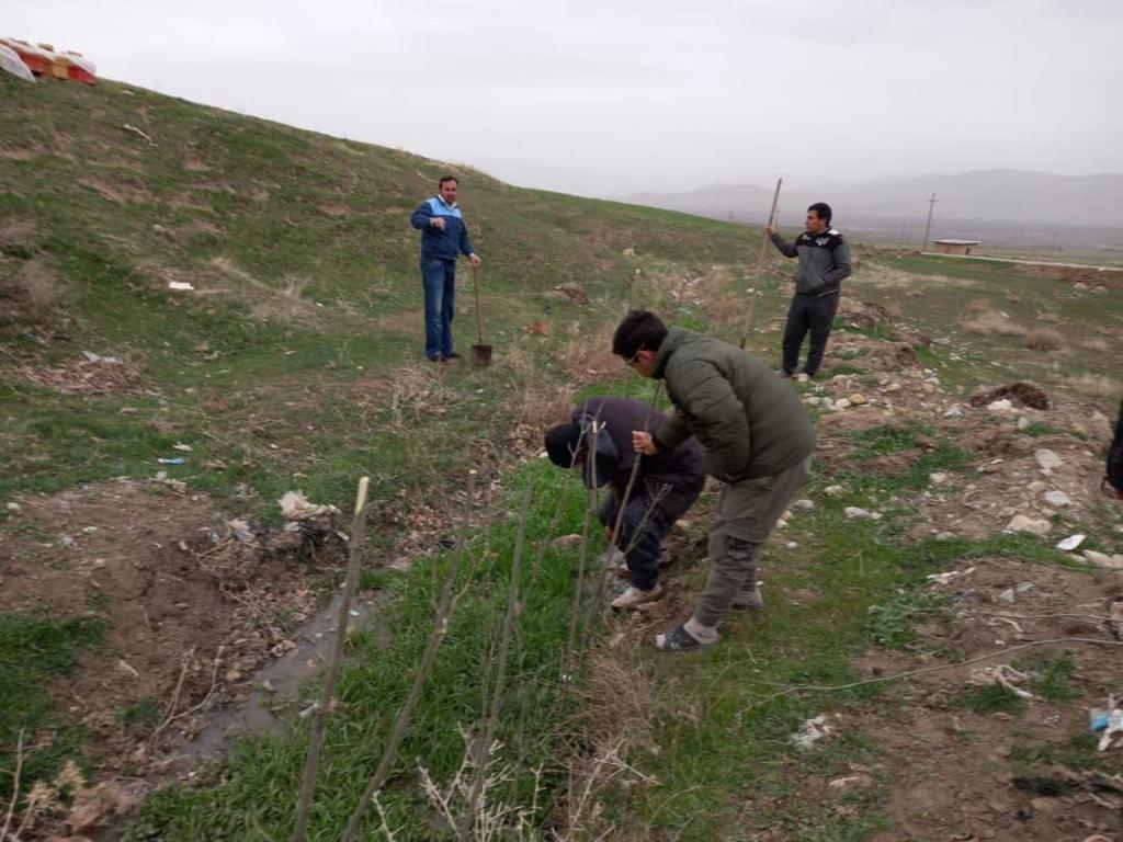 استقبال از نوروز با حرکت جهادی مردم روستایی در نهاوند