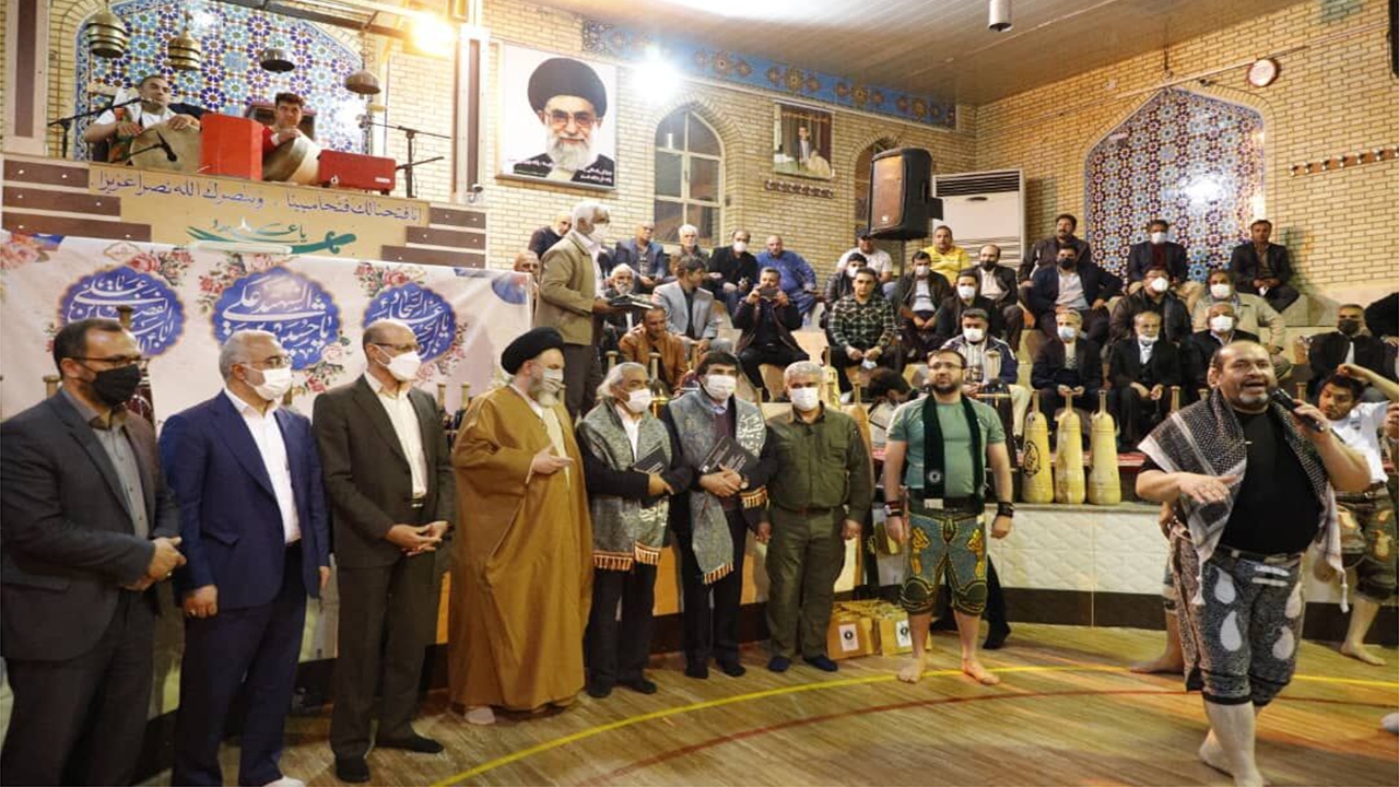 مراسم گلریزان در زورخانه پهلوان خلیل عقاب شیراز
