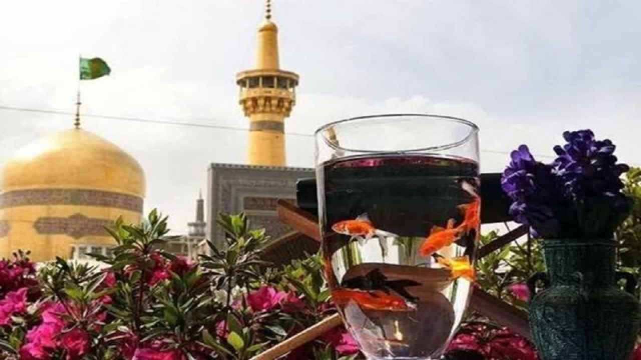 حرم مطهر رضوی بوی نوروز می دهد؛ آمادگی خادمان برای میزبانی از زائران