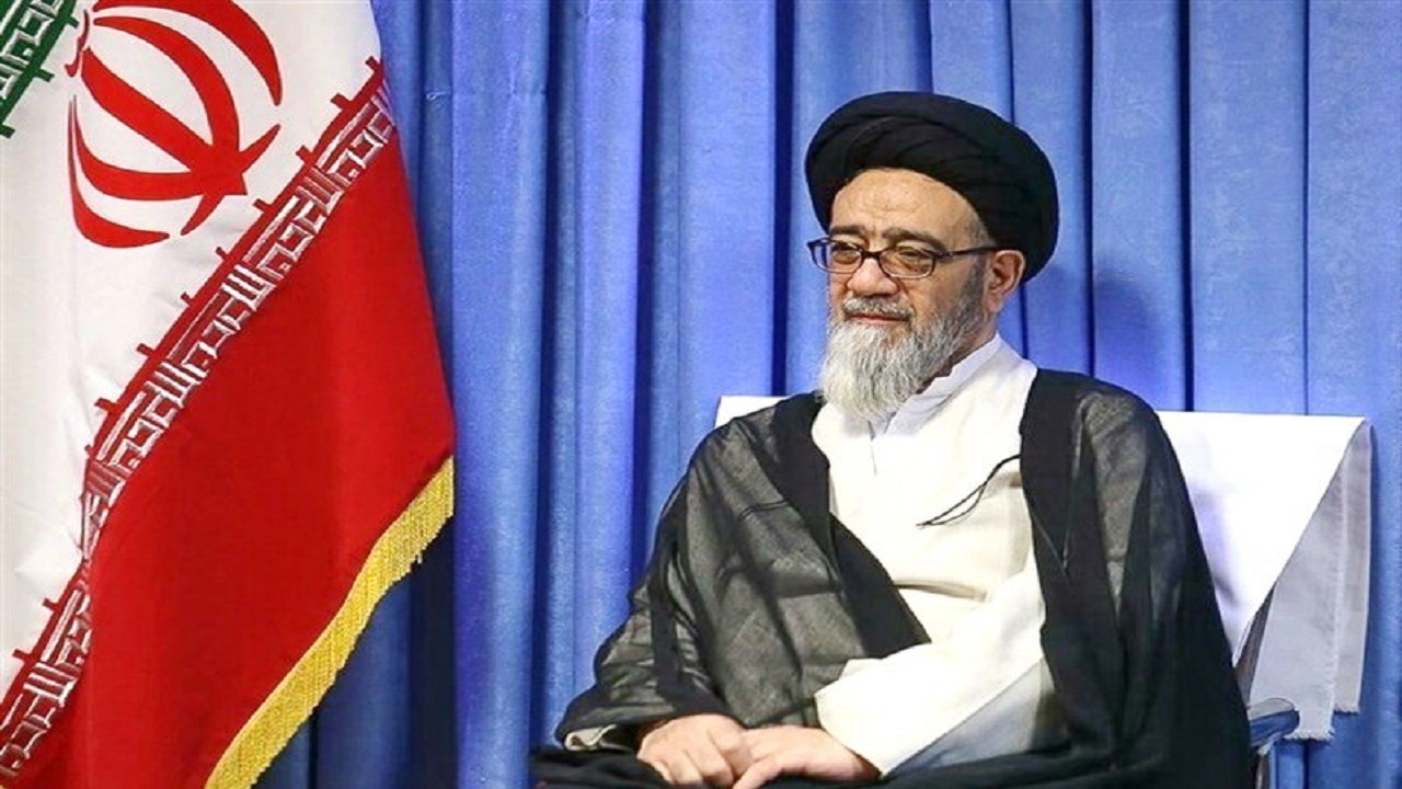 عشق به امام خمینی از ویژگی‌های شهید باکری بود