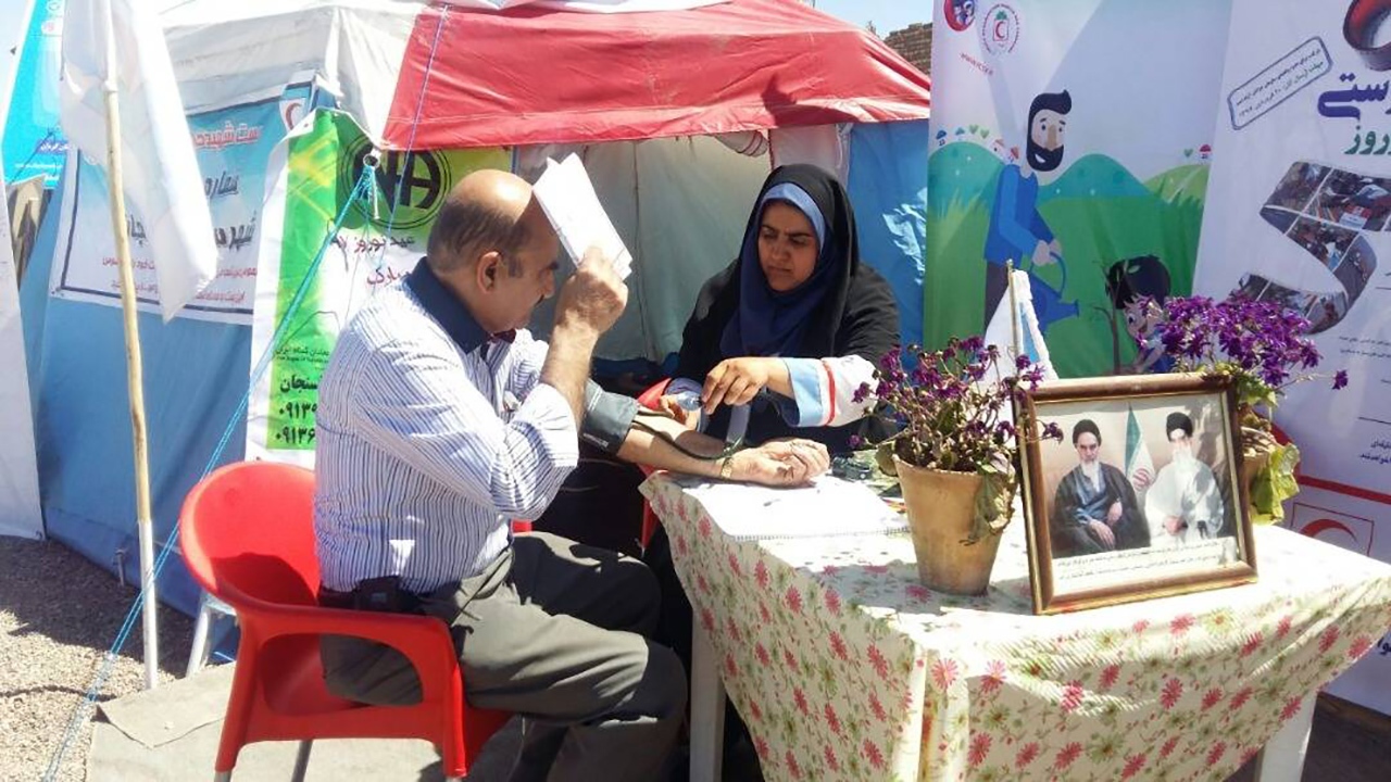 ارائه خدمات بشردوستانه هلال احمر به مسافران نوروزی در کرمان