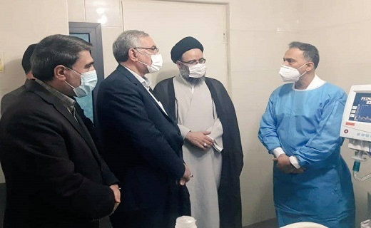 عیادت وزیر بهداشت از آیت الله علوی گرگانی 