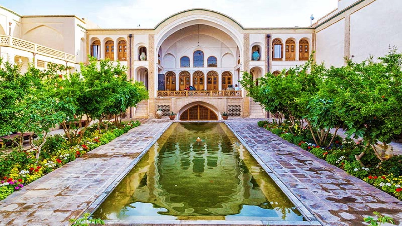 هشدار رئیس اداره میراث فرهنگی کاشان به تورگردان‌های غیرمجاز