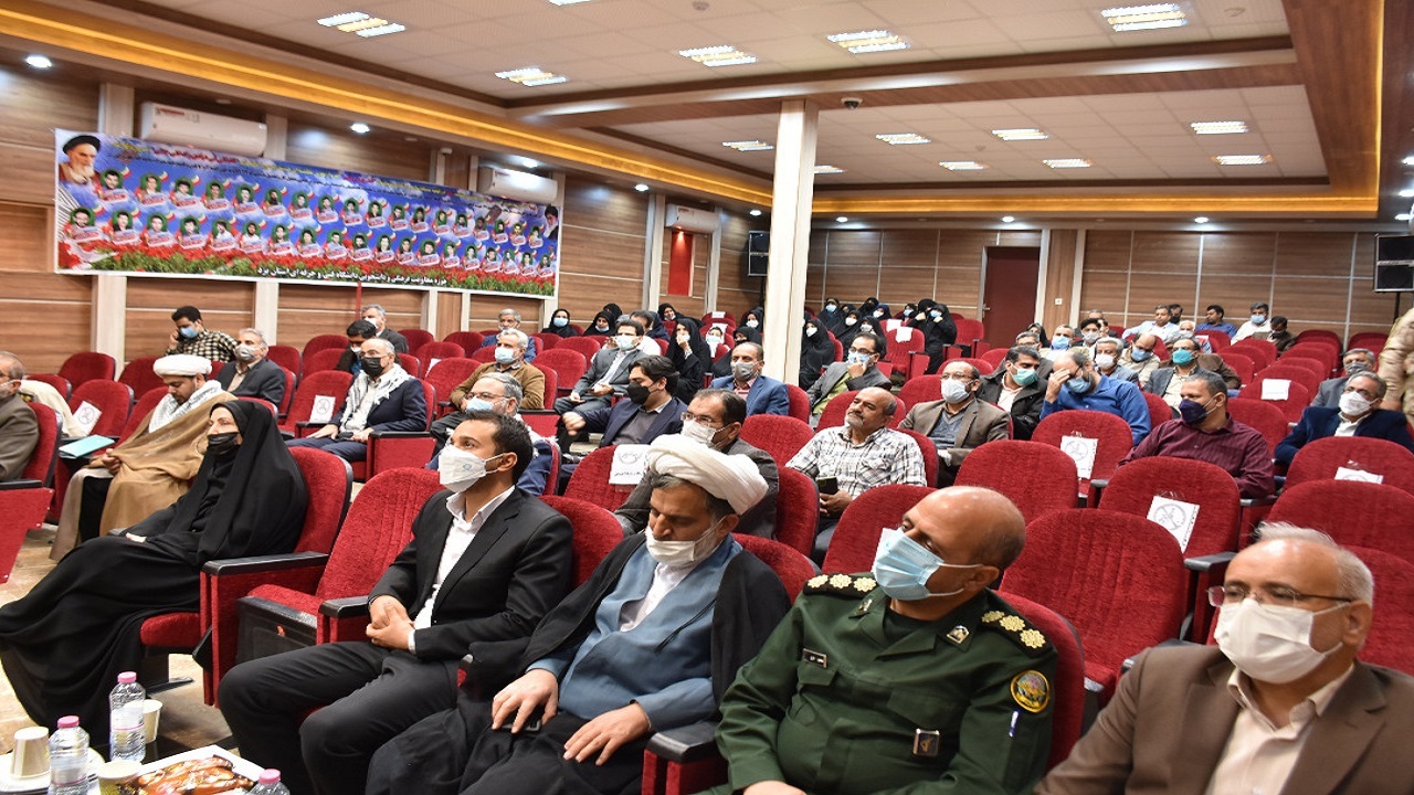 الگویی برتر از شهدا نداریم