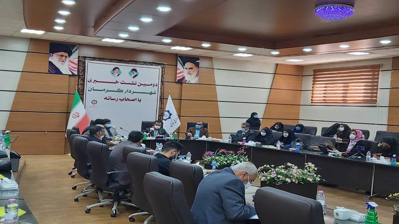وضعیت نامناسب آسفالت کرمان کمک استاندار را می‌طلبد