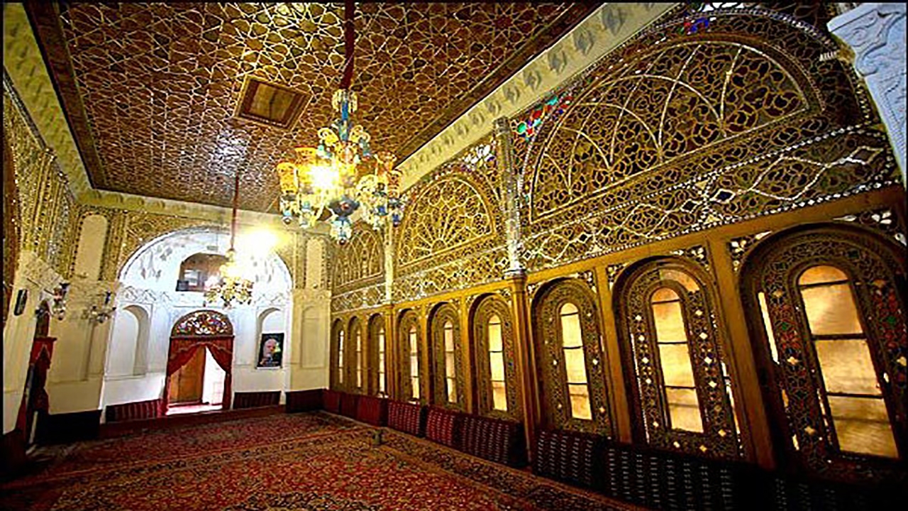 سفر به تاریخ معاصر با گشتی در عمارت های شهر قزوین