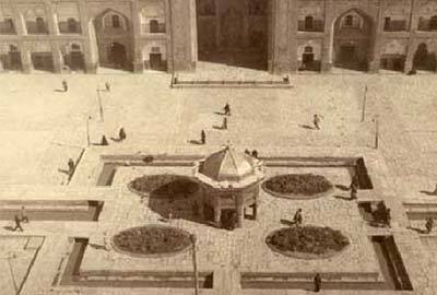 نقش تاریخی سادات در حفاظت از حرم مطهر رضوی