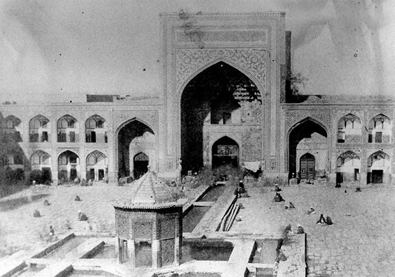 نقش تاریخی سادات در حفاظت از حرم مطهر رضوی