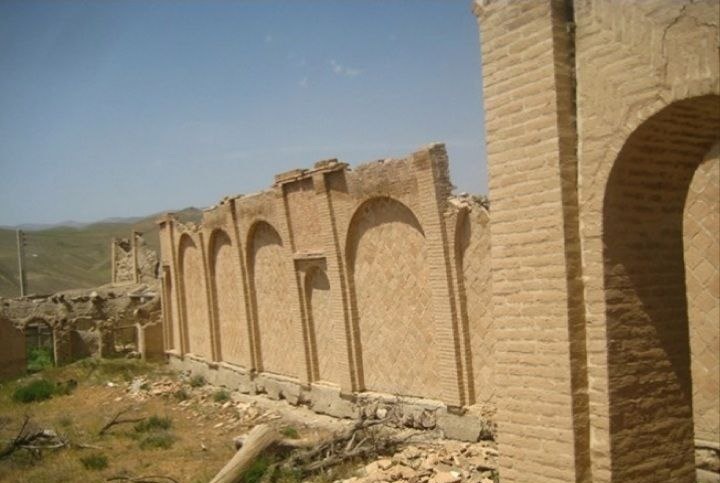 قلعه&zwnj;ی تاریخی فراموش شده به قدمت ۲۵۰ سال در روستای گنج آباد + تصاویر