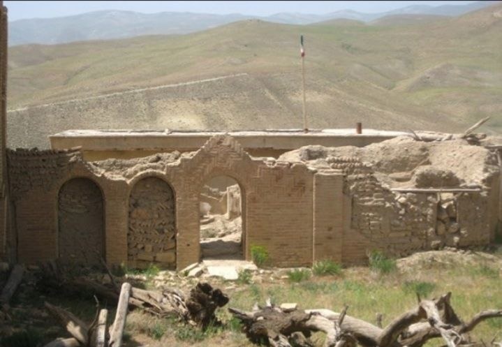 قلعه&zwnj;ی تاریخی فراموش شده به قدمت ۲۵۰ سال در روستای گنج آباد + تصاویر