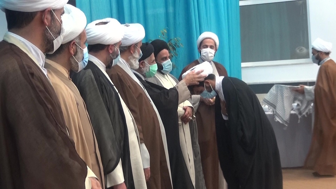 ملبس شدن ۳۶ نفر از طلاب به لباس طلاب