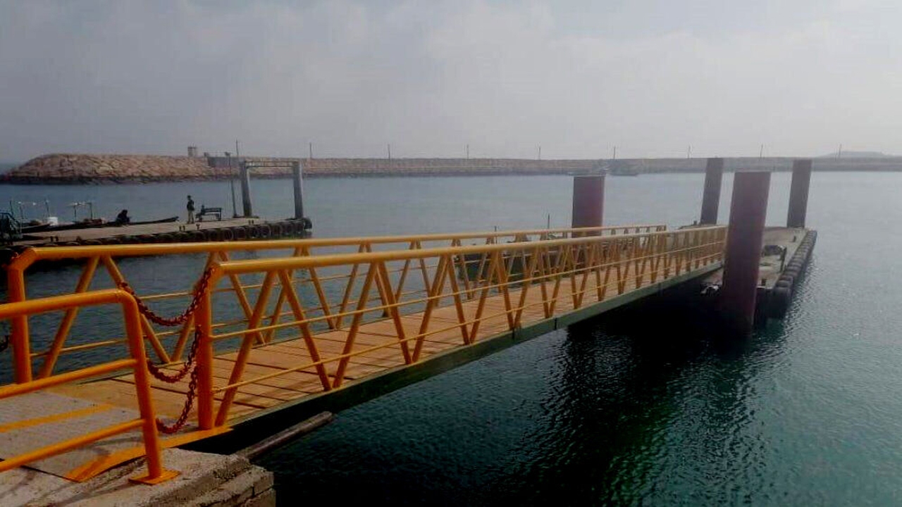 شرایط نامساعد دریا اسکله‌های گردشگری قشم را تعطیل کرد