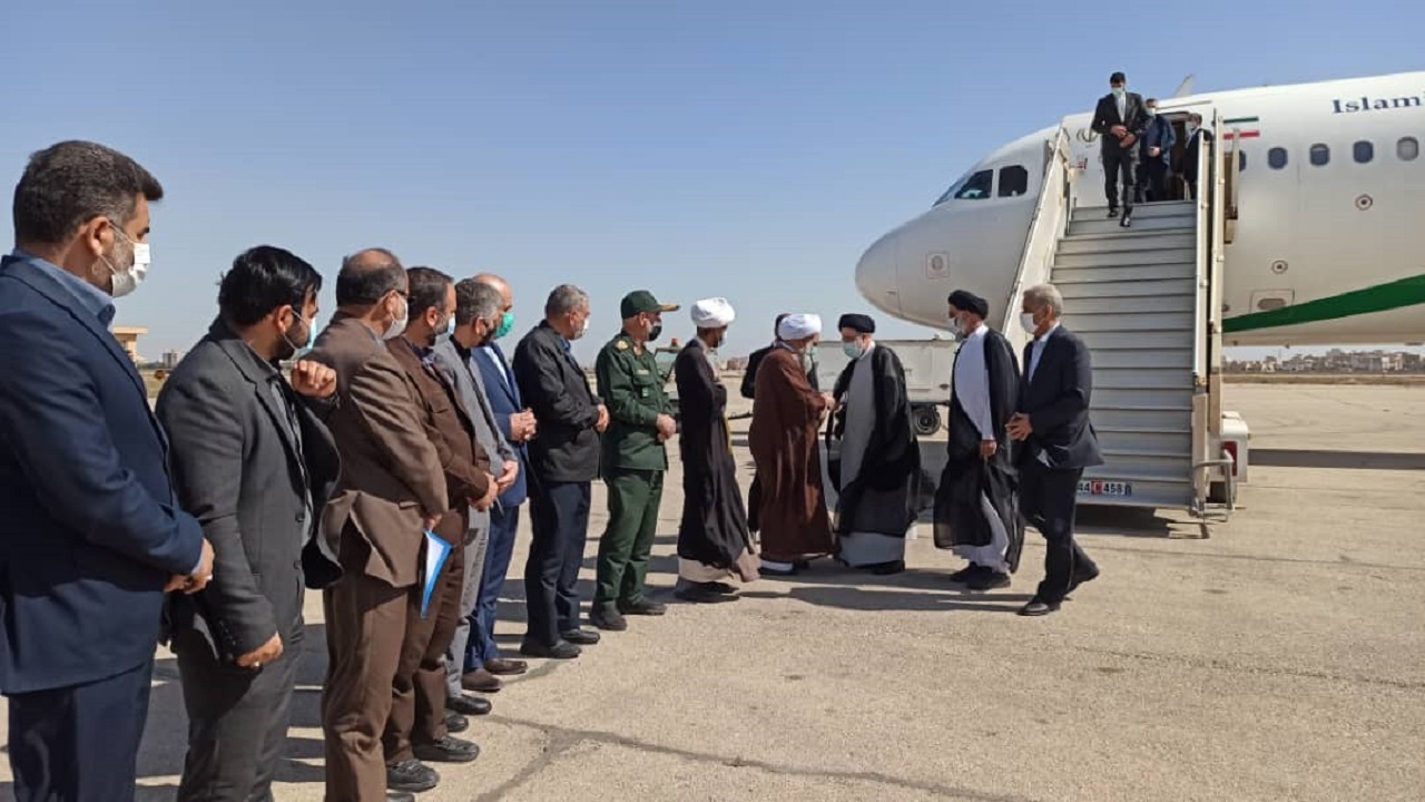 رئیس جمهور وارد آبادان شد