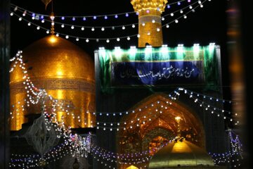 حرم مطهر رضوی در شب نیمه شعبان غرق نور است+ عکس
