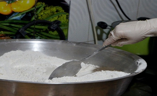 حلوای ضیابری شیرینی محلی گیلان 