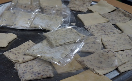 حلوای ضیابری شیرینی محلی گیلان 