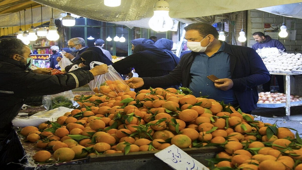 آغاز فروش میوه شب عید در آبادان