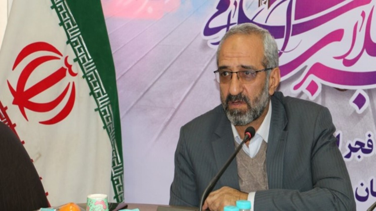 امر به معروف با صبر و متانت همراه شود
