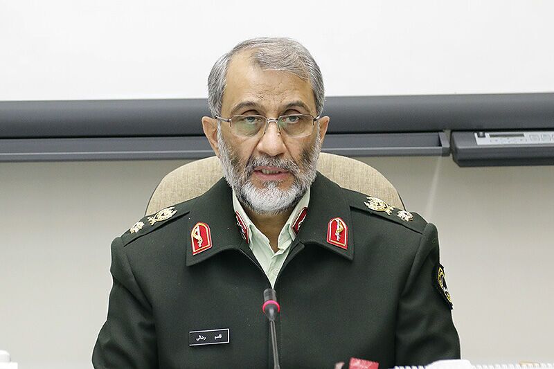 نیروی انتظامی با ۲۰۰ هزار نیرو به مسافران نوروزی خدمت ارائه می کند