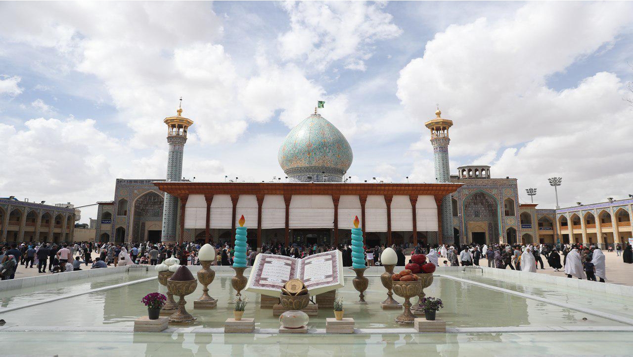 جشن سال تحویل در حرم مطهر شاهچراغ (ع)