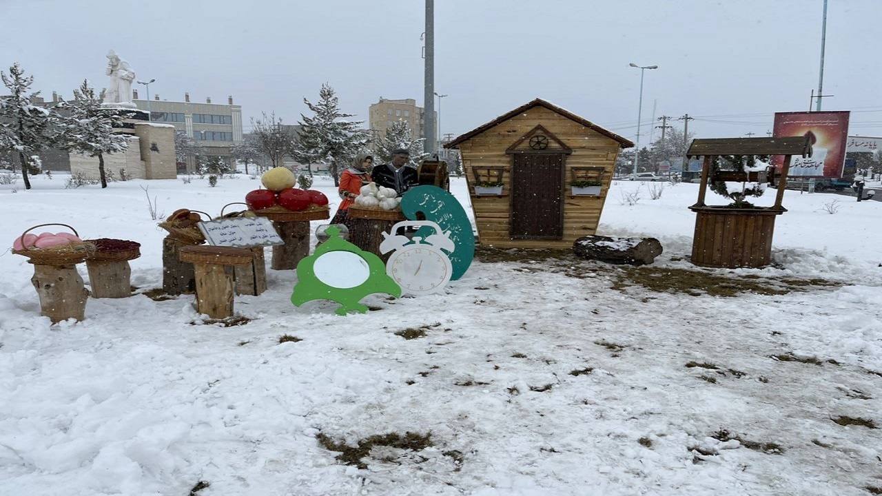 بارش برف اولین مهمان نوروزی اهر در آخرین روز از فصل زمستان + فیلم